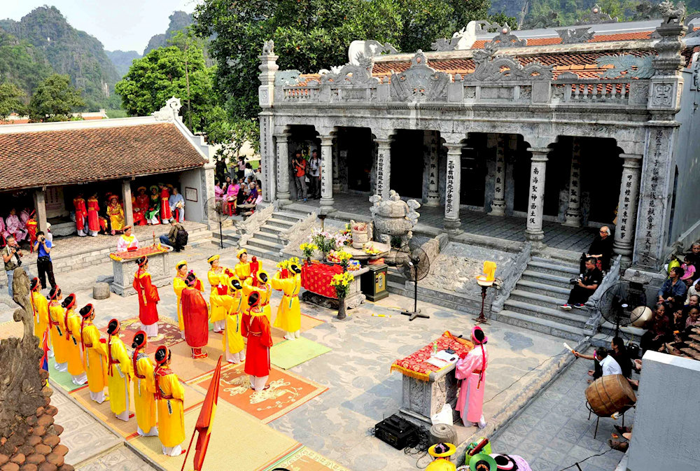 Thai Vi Temple in Ninh Binh Vietnam is often part of Tam Coc tours, and it&rsquo;s a quiet place to reflect while learning about Vietnam&rsquo;s medieval history
